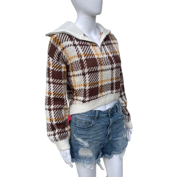 Almost Famous Crop Top - Picture 2 of 8